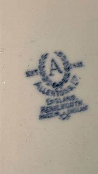 Vintage Allerton’s Kenilworth English 10” Dinner Plate…..no chips or cracks…..makers mark on back is blurry