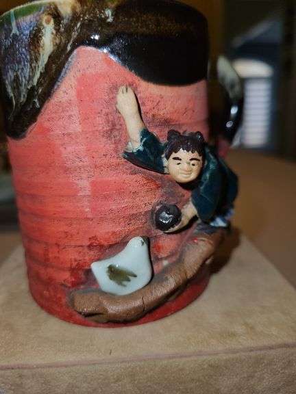 Incredible Early 20th Century Japanese Sumida Gawa 4" Mug in excellent vintage condition...
