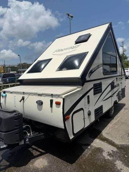 2016  FOREST RIVER  Flagstaff Camping Trailer