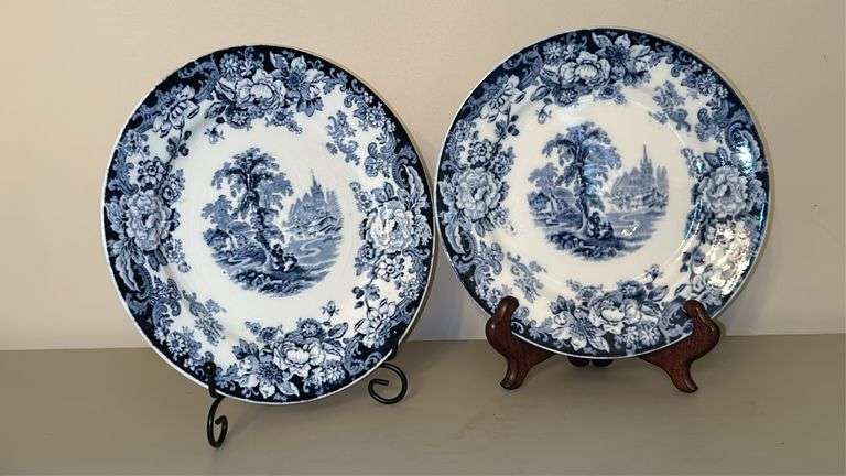 (2) Vintage Allerton’s Kenilworth English 8” Salad Plate…..no chips or cracks…..makers mark on back is blurry