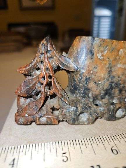 Very nice hand-carved Chinese soapstone pot...