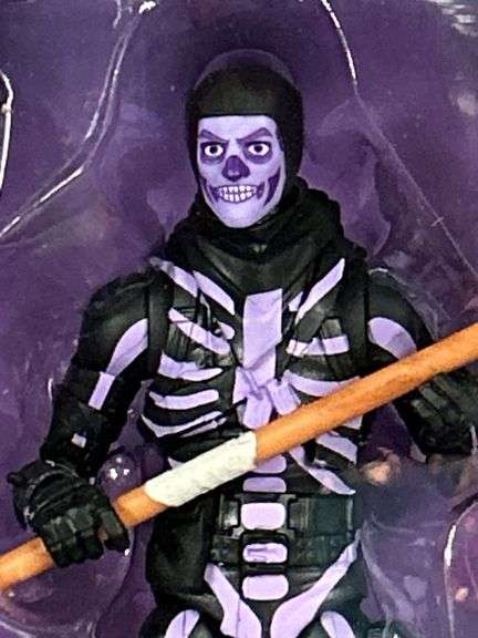 NEW FORTNITE Legendary Series “Skull Trooper (Purple Glow) action figure