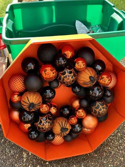Wide variety of holiday decor…..Easter, Halloween and Christmas(see all pics)