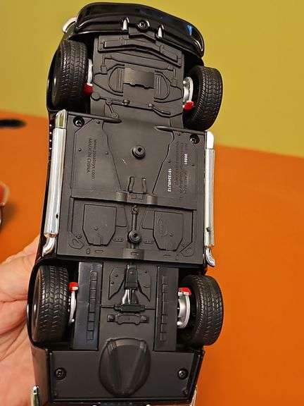 Black 1969 Corvette Stingray ZL1 diecast 1:24 scale.