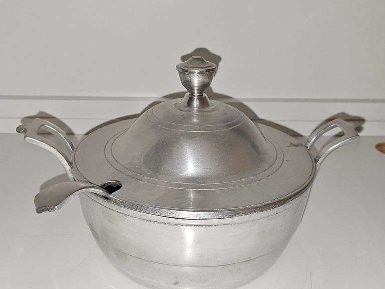 Wilton Armetale RWP Mount Joy pewter tureen with ladle and lid. Nine inch diameter x 7.5 in tall.