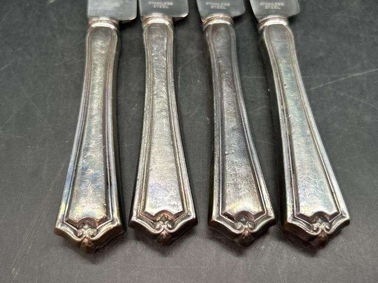 (4) Sterling Dinner Knives with Sterling handle and stainless blade……maker is not visible on back…..needs polished