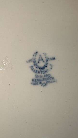 Vintage Allerton’s Kenilworth English 10” Dinner Plate…..no chips or cracks…..makers mark on back is blurry