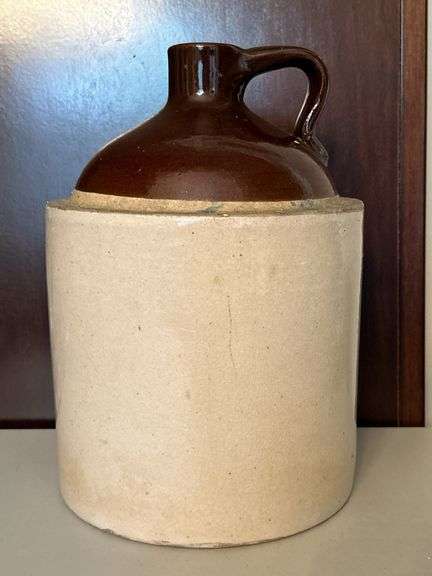 Vintage Stoneware 1-gallon jug…..no markings…..11” tall