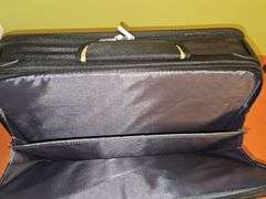 Solo computer bag in good condition. 18x5.5 X12 in tall.