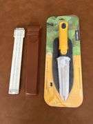 NEW CENTURION Non-Slip Cushion Grip Gardener’s Knife AND a Lutz Slide Rule with leather case￼