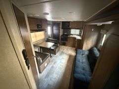 2018 Gulfstream Coach Camper