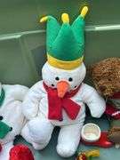 Nice selection of Christmas decor…..very cute stuff in this lot