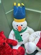 Nice selection of Christmas decor…..very cute stuff in this lot