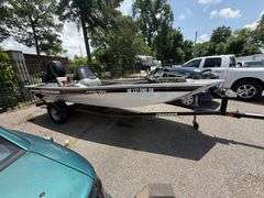 2014 Bass Tracker Pro 170 with 40HP Mercury Outboard Motor