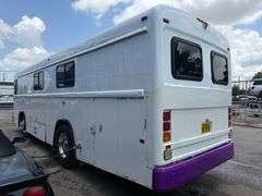 2005  BLUE BIRD  Shell Commercial Series Bus