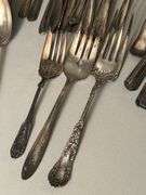 Approx. 136 Pieces of various patterns and makers of silverplate flatware…..some do match but most do not have complete sets….all need polished…..some makers include Oneida, Simpson, 1947 Rogers Bros., Aristocrat, Argyle and more