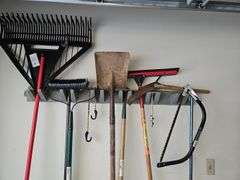 Group of outdoor yard tools SEE DESCRIPTION FOR DETAILS...