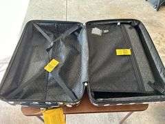 NEW H by HEYS 4-Motion Polka Dots luggage piece…..29 x 19 x 12…..still has partial protective plastic covering