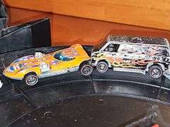 Vintage Hot wheel carrying case and cars as shown. Four redline wheels in this grouping.