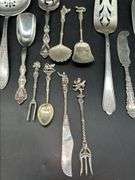 Selection of mismatched silverplate/stainless flatware pieces