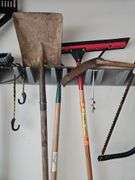 Group of outdoor yard tools SEE DESCRIPTION FOR DETAILS...