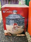 Wide variety of holiday decor…..Easter, Halloween and Christmas(see all pics)