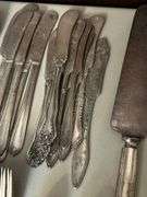 Approx. 136 Pieces of various patterns and makers of silverplate flatware…..some do match but most do not have complete sets….all need polished…..some makers include Oneida, Simpson, 1947 Rogers Bros., Aristocrat, Argyle and more