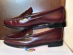 Pair of like new WEEJUNS(G.H. Bass & Co.) brown leather loafers…..size 7