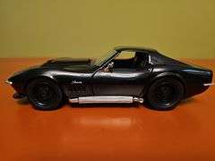 Black 1969 Corvette Stingray ZL1 diecast 1:24 scale.
