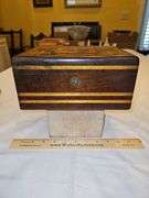 Beautiful walnut? keepsake box w/intricate inlay work & lock but no key...