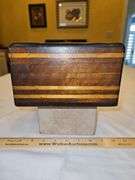 Beautiful walnut? keepsake box w/intricate inlay work & lock but no key...