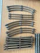 60qt Clear View tub of Lionel O Gauge train tracks, MARX controllers, bridge, trestle…..there is rust and guarantees that set is complete….please see all pics, especially seller’s pic of complete setup