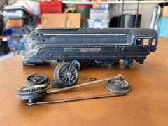 Selection of (3) Lionel train cars (2 are I need one for repair so please see all pics)