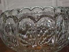 Vintage L.E. Smith Old Dominion Punch Bowl. 11.5 x 8 in tall. Also includes a variety of punch cups.