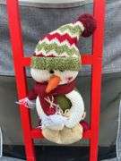 Nice selection of Christmas decor…..very cute stuff in this lot