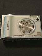 Fujifilm Fujipix 6.3 megapixel digital camera. No charger. Untested.