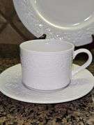 Libby Holly Berry dishes. Five piece place setting for five plus one additional soup bowl, salad plate, cup, saucer. Total of 29 dishes.