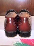 Pair of like new WEEJUNS(G.H. Bass & Co.) brown leather loafers…..size 7