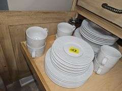Libby Holly Berry dishes. Five piece place setting for five plus one additional soup bowl, salad plate, cup, saucer. Total of 29 dishes.