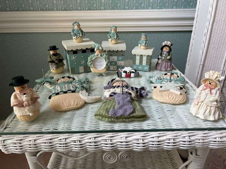 Very nice selection of resin Christmas and Halloween decor in like-new condition…..majority are Plum Pudding ©️Artisan Flair, Inc…….please see all pics image