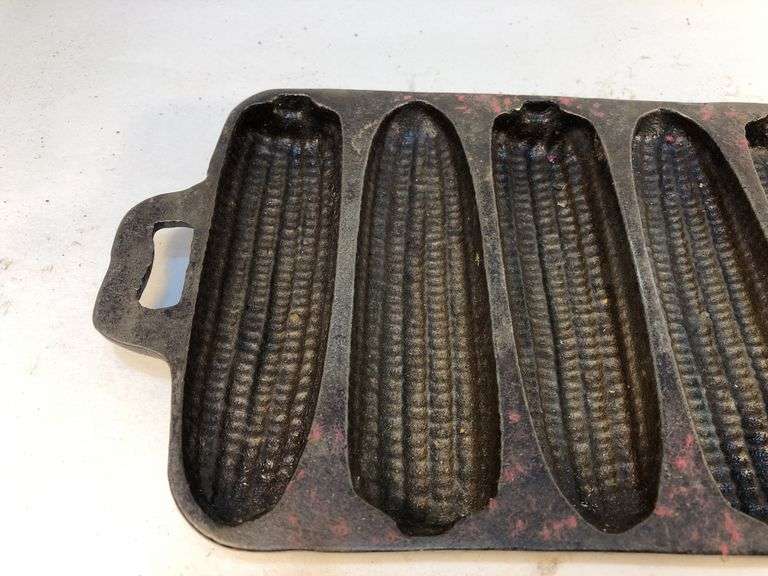 Antique BSR 7 stick cornbread pan. 12.75” x  5.5”.  7 S
