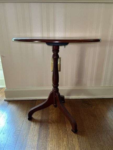 The Bombay Company tilt-top oval side table…..17 x 14-1/2 x 21-1/2 tall image