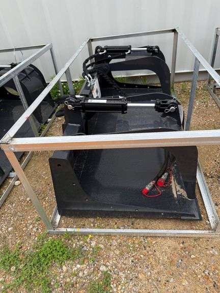 Unused 2024 WOLVERINE Grapple Bucket