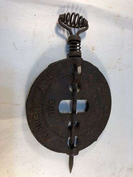Antique Griswold New American 6” reversible steel spindle. Erie PA., U.S.A. 9.5” L . Heater damper image
