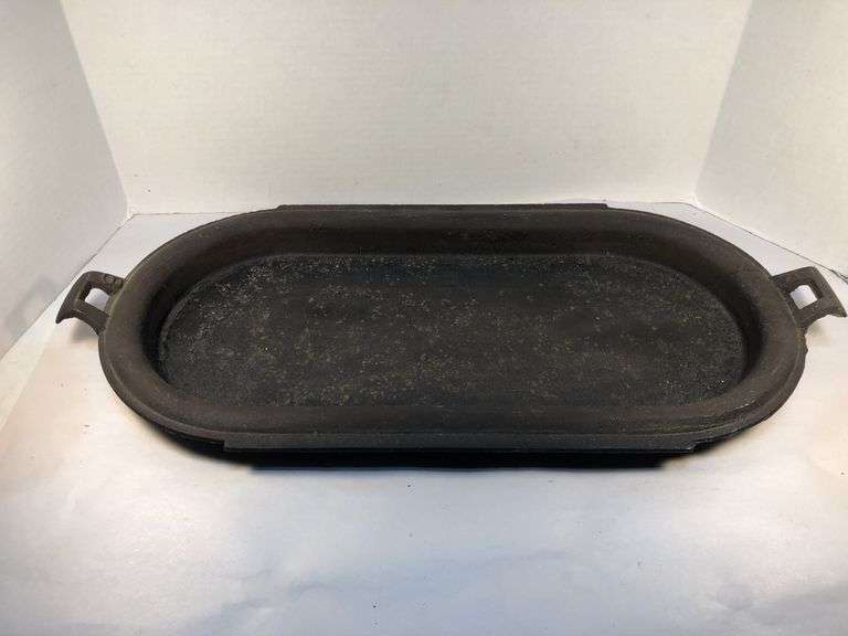 Antique gate marked #8 cast iron griddle. 22 x 10”.