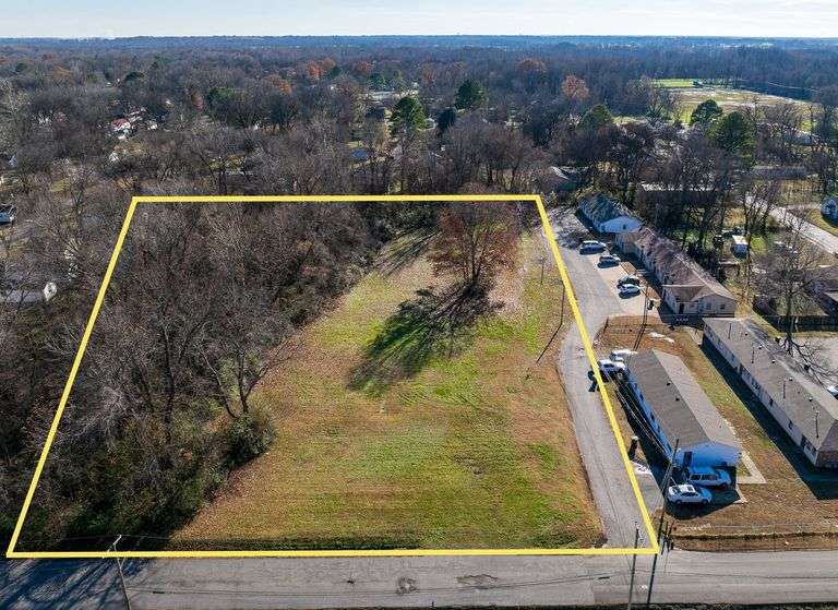 3.06 acre lot in Dyersburg, TN image
