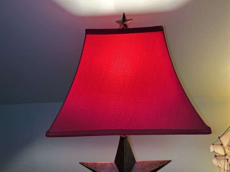 Nice looking resin base lamp with star center and red rectangular shade…..26-2/2” tall