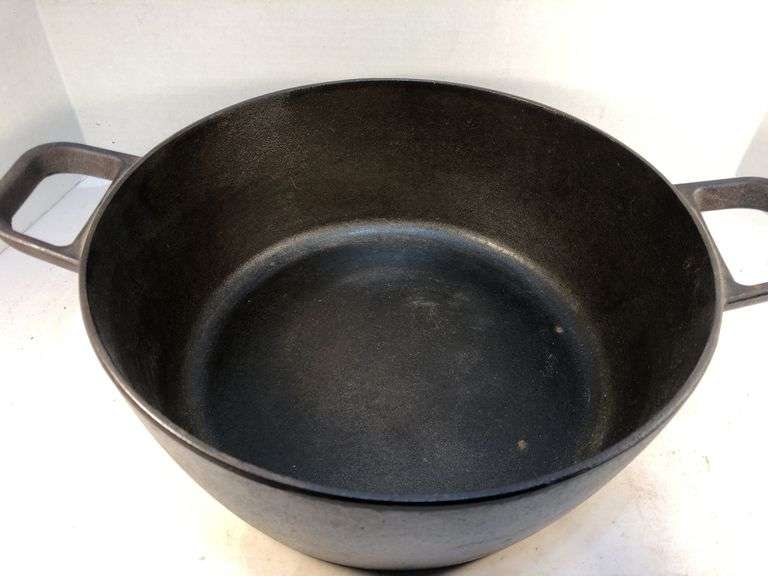GreenPan USA 5.5 qt Dutch oven with lid #11 B. Sun burst pattern. 11.5” diameter . No spin, no wobble.