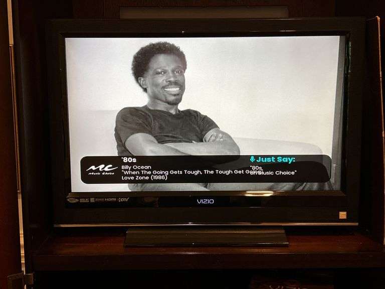 VIZIO 32” LCD FHD TV…..working condition image