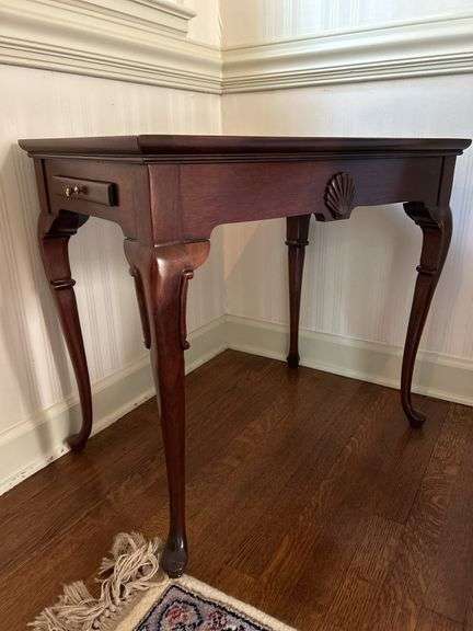 Hickory Chair Historical James River Plantation side table with pull out trays on each end…..17-3/4 x 28 x 25 tall